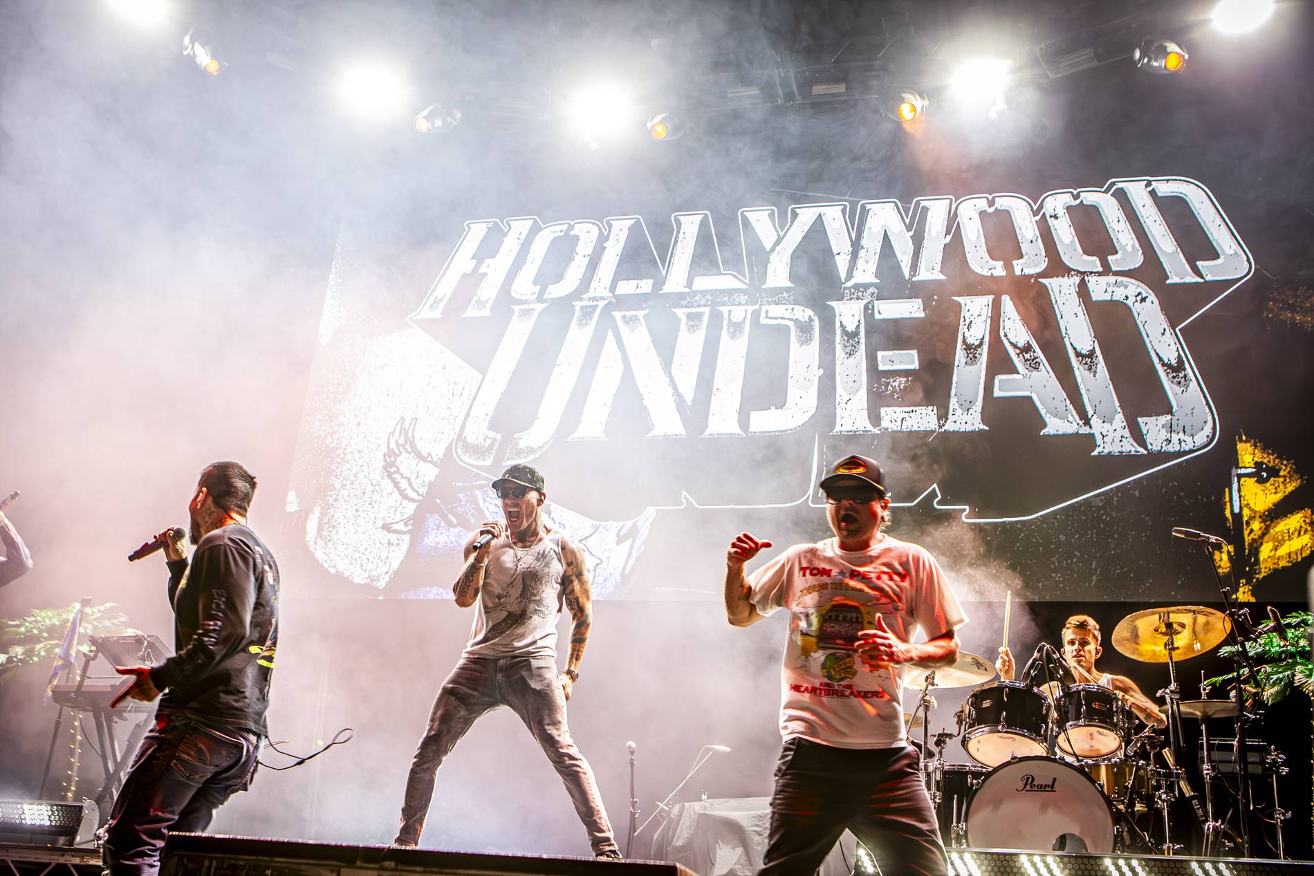 Falling in Reverse Hollywood Undead Sleep Theory 11 24 Halenstadium Zurich 12 1