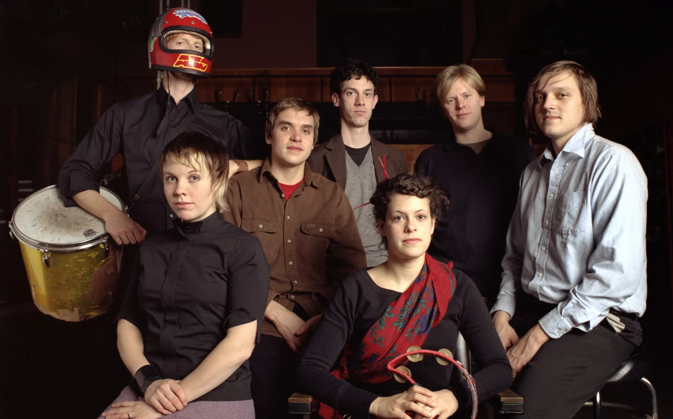 Arcade Fire, entre épopée sonore et vertiges de la pop culturelle 1 Arcade Fire : orchestre indie et catharsis scénique