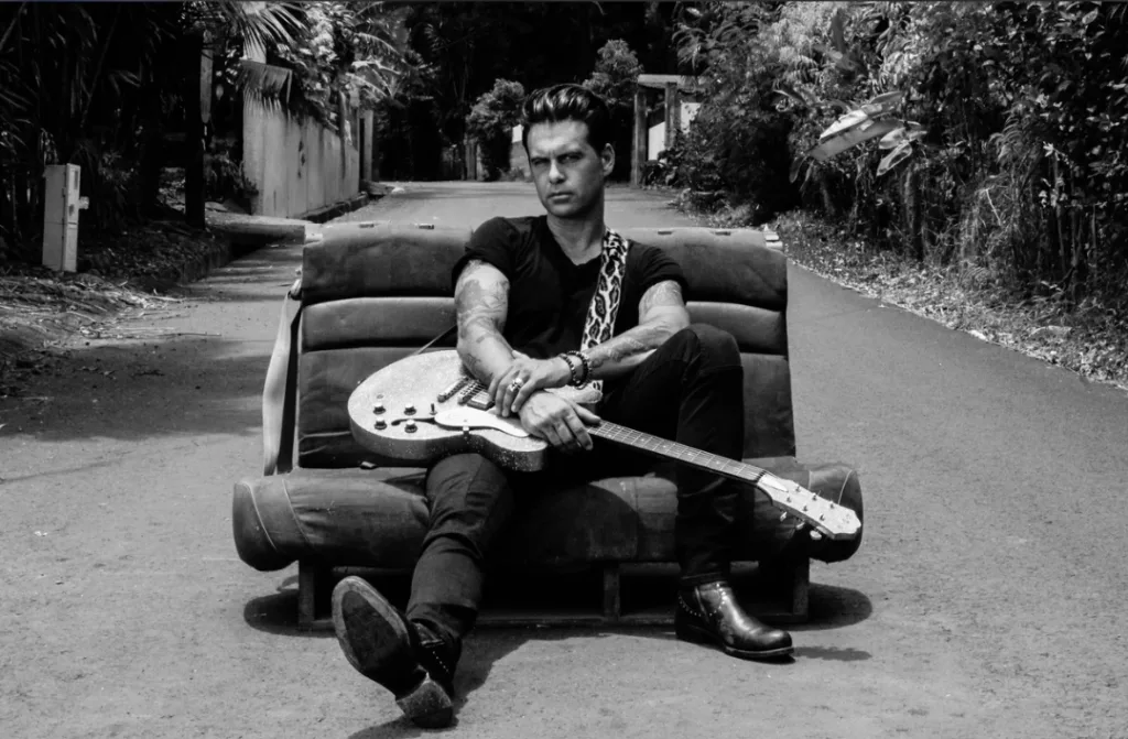 Interview – Manu Lanvin :  » J’aime la transe que provoque le Blues »