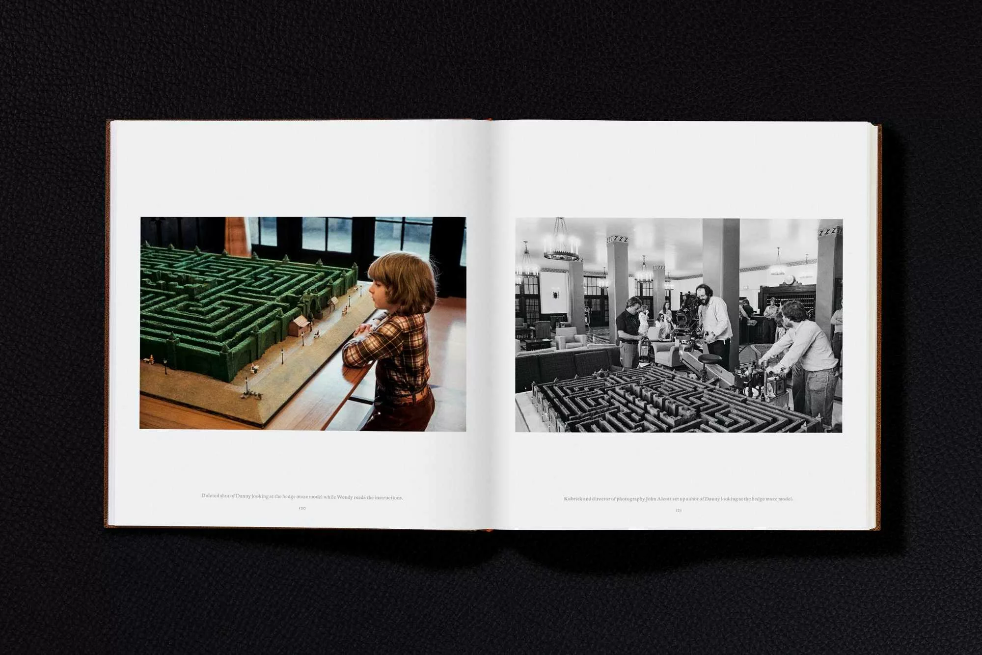 KUBRICK THE SHINING VA GB SCRAPBOOK OPEN001 120 121 X 08085 1