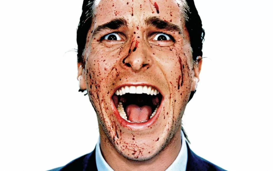 American Psycho : Autopsie d’un miroir sanglant du capitalisme moderne