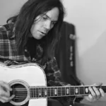 Neil Young, le chaman rebelle, écho intemporel du rock et de l'activisme