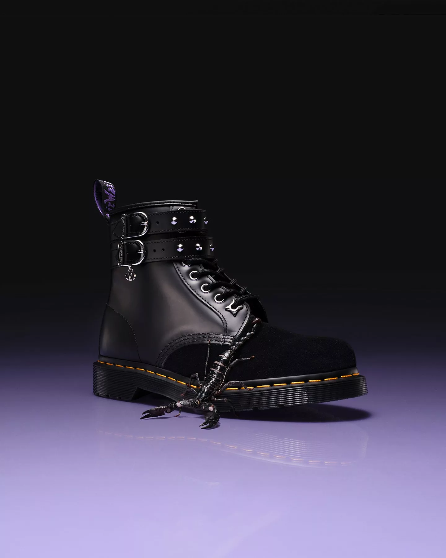 Dr. Martens x Wednesday : la tentation de l’ombre 1 Dr. Martens x Wednesday