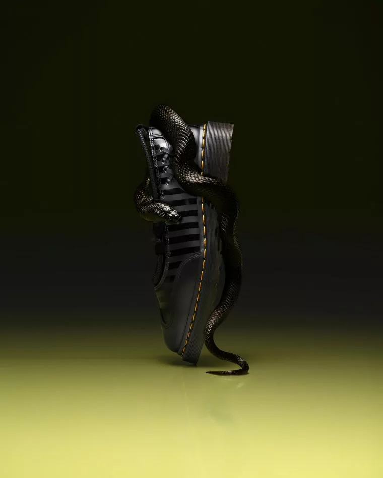 Dr. Martens x Wednesday : la tentation de l’ombre 2 Dr. Martens x Wednesday