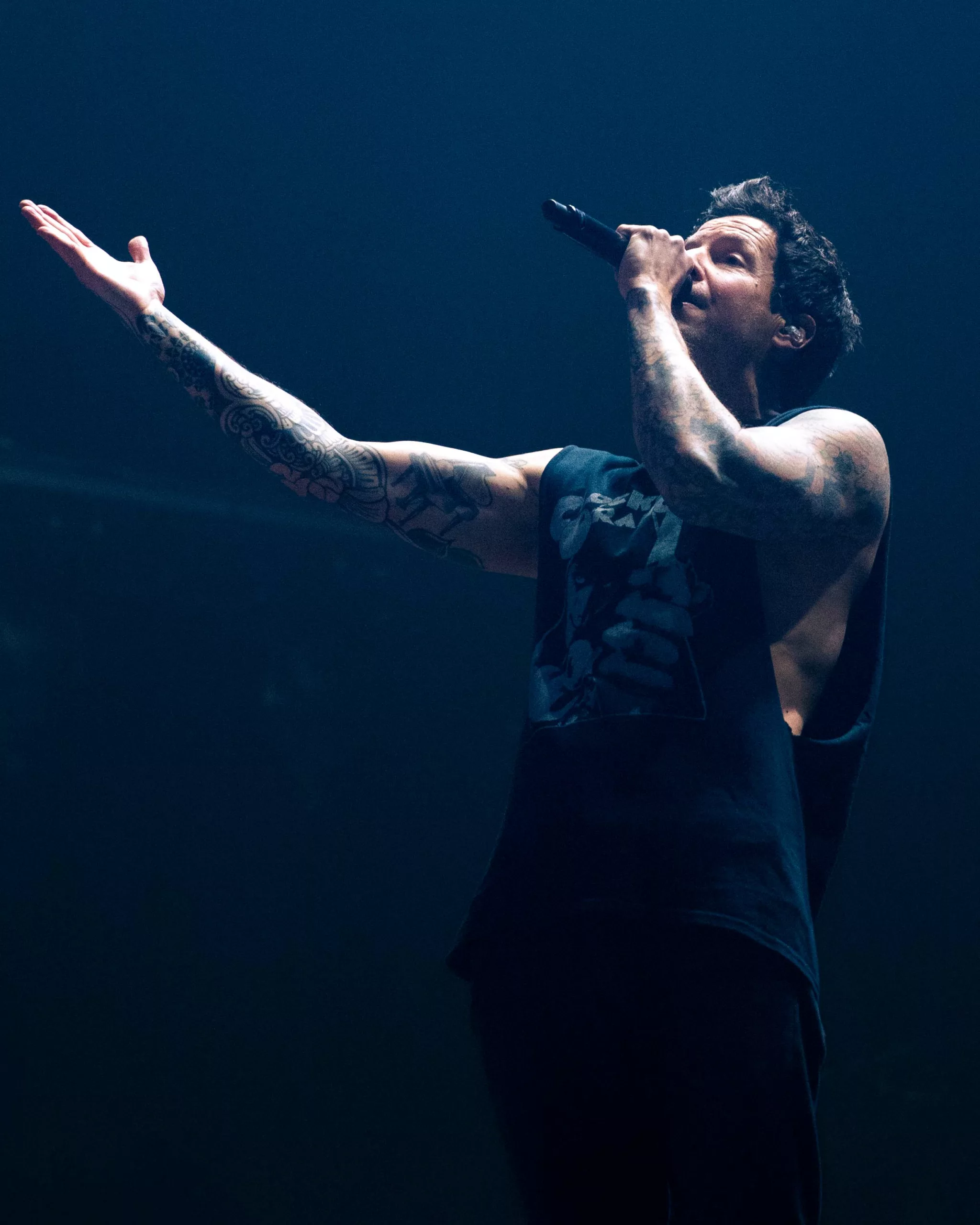 The Offspring embrase Paris : retour sur une soirée historique 2 Simple Plan Photo by Arthur Loiseau scaled