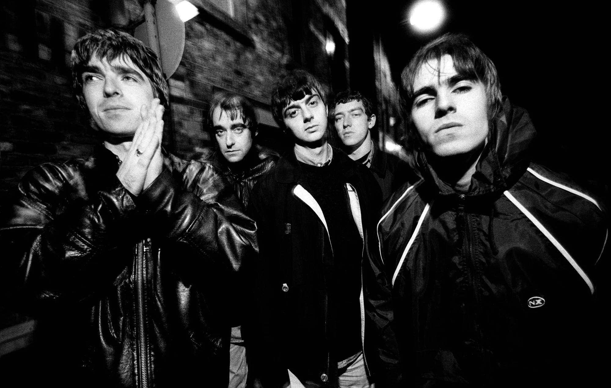 OASIS : LA GLOIRE, LA BASTON ET L’ÉTERNITÉ