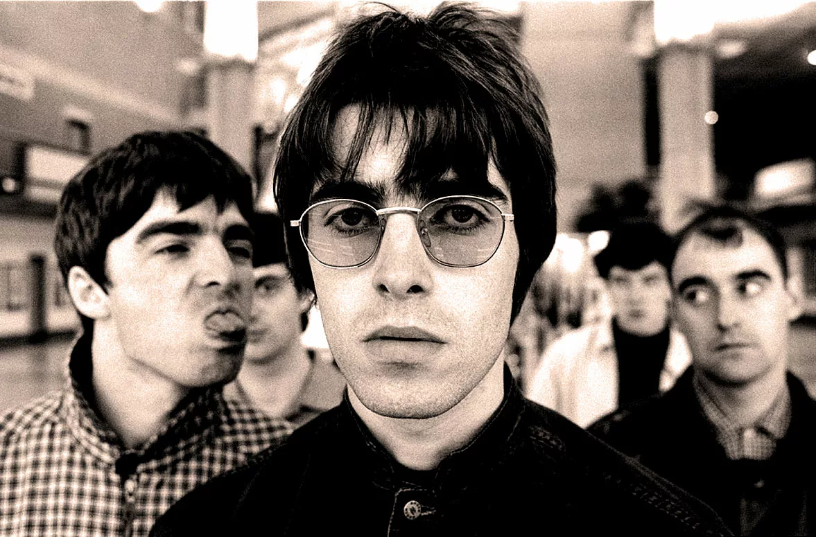 OASIS : LA GLOIRE, LA BASTON ET L’ÉTERNITÉ