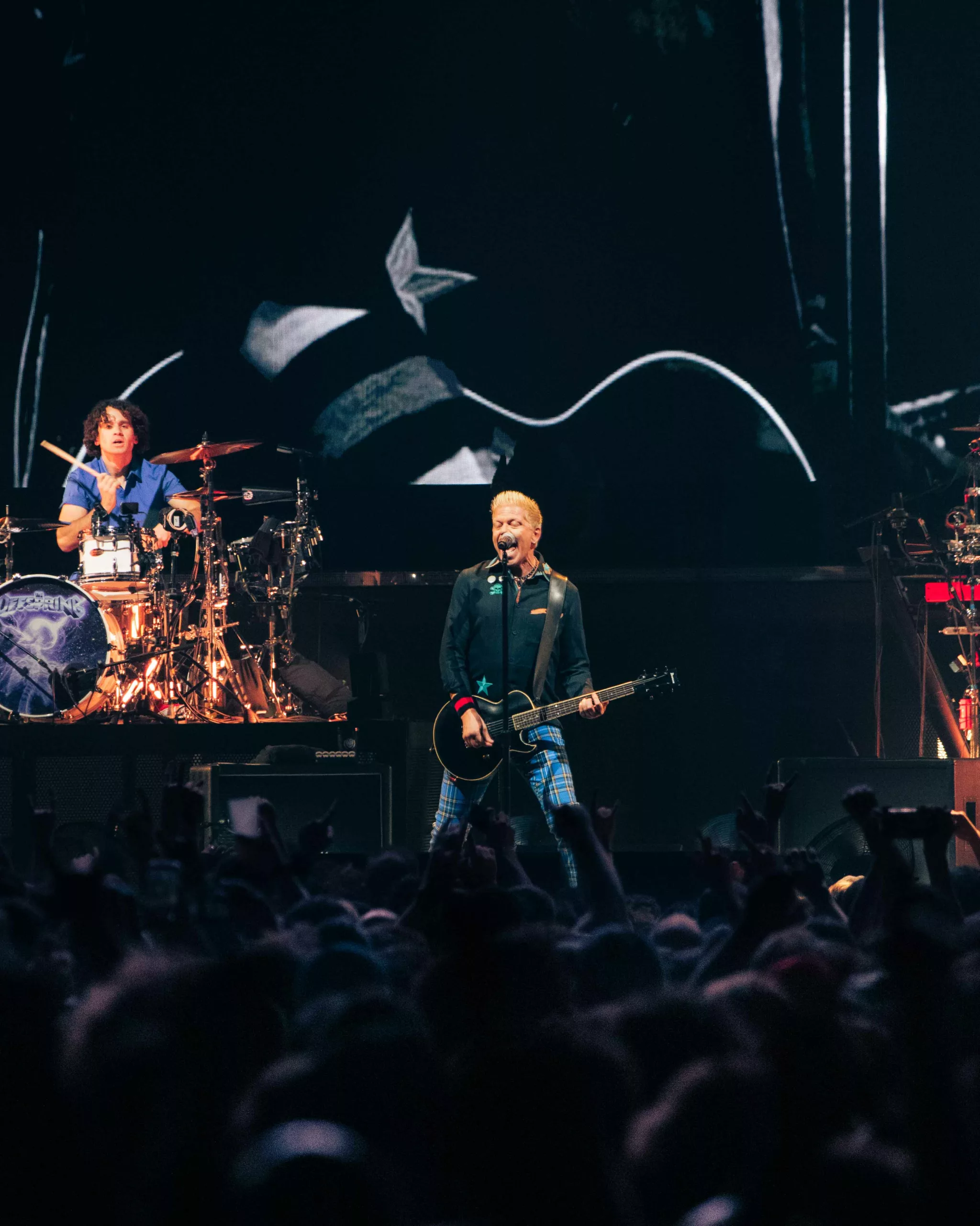 The Offspring embrase Paris : retour sur une soirée historique 15 offsrping arena 28 scaled