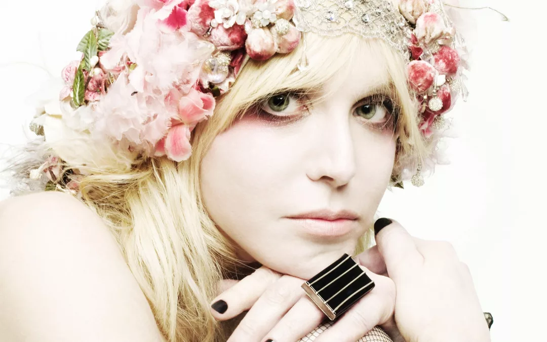 Courtney Love Antiheroine : l’anti-héroïne définitive du rock reprend le micro à Sundance