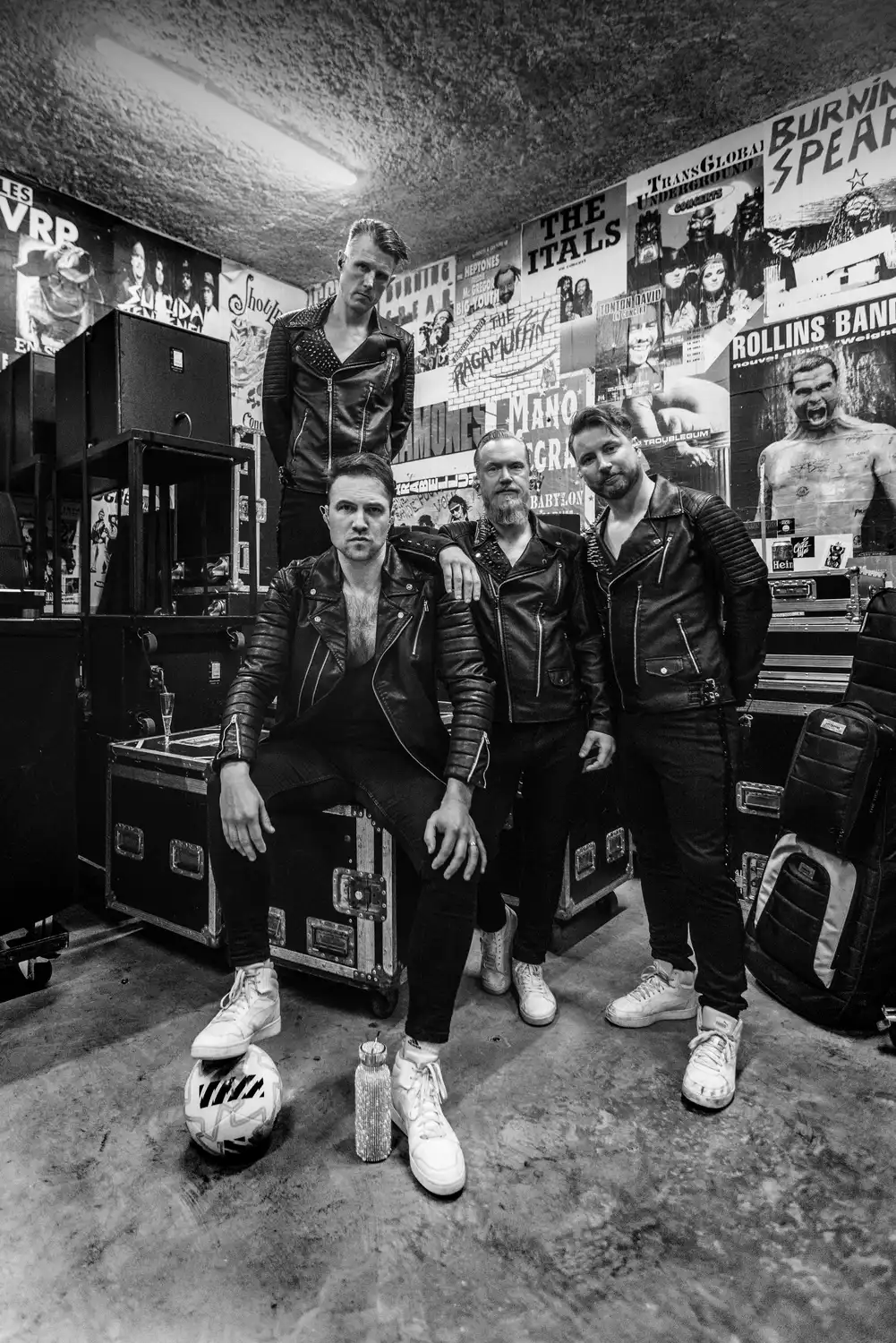 Interview - Royal Republic : Le chaos backstage 5 Royal Republic-photo-Eric CANTO