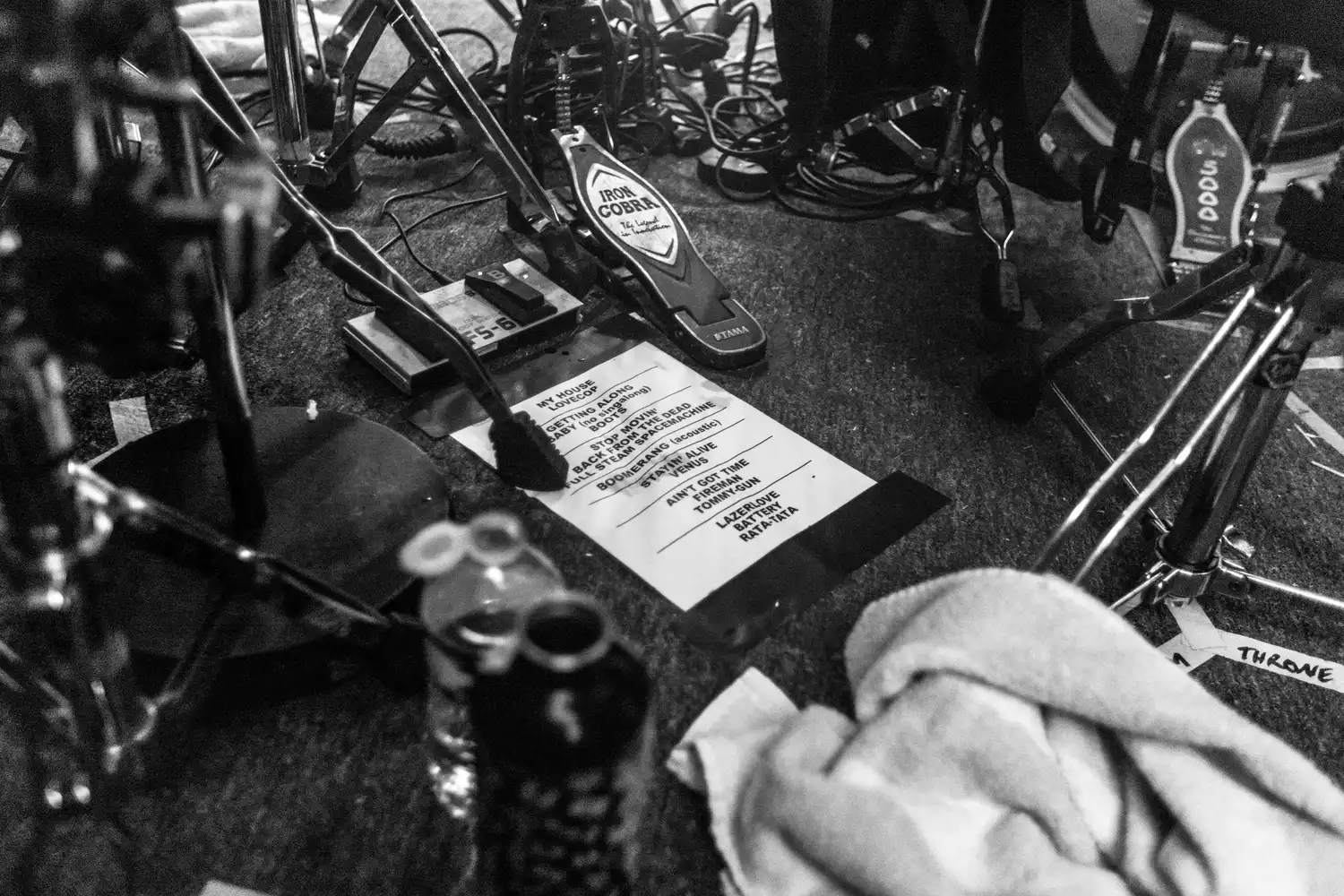 Interview - Royal Republic : Le chaos backstage 9 Royal republic photo Eric CANTO 7