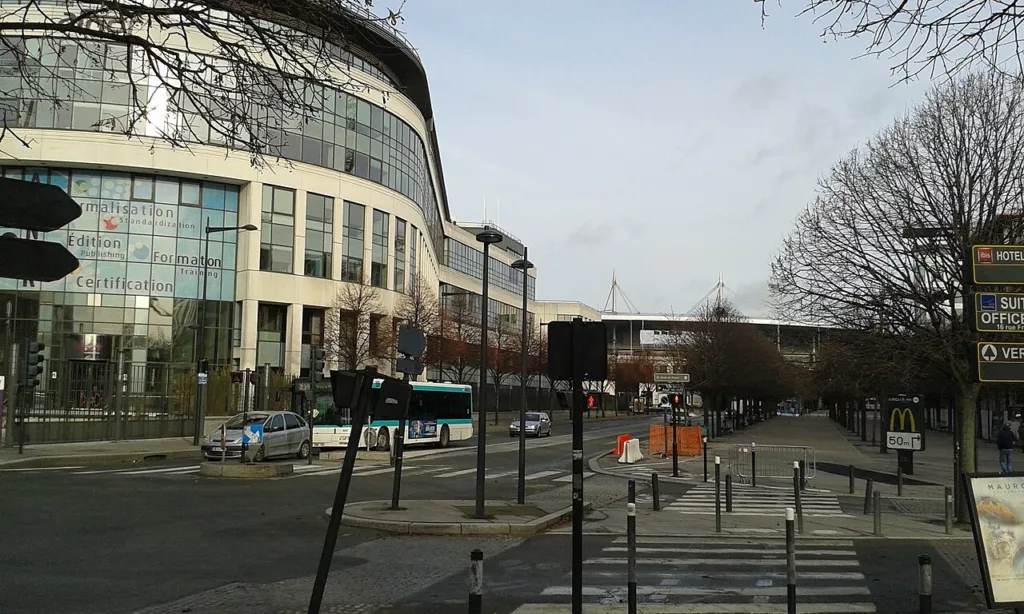 Saint-Denis, avenue du Stade de France
